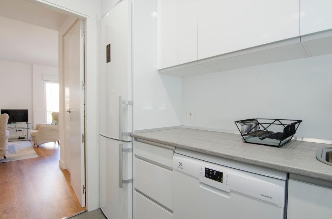 2 Bedrooms 2 Bathrooms Furnished - Bernabeu - Business Area With Terrace - Minty Stay Madrid Kültér fotó
