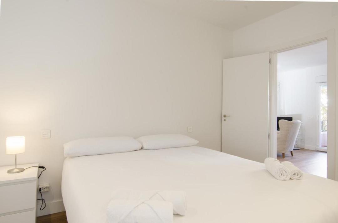 2 Bedrooms 2 Bathrooms Furnished - Bernabeu - Business Area With Terrace - Minty Stay Madrid Kültér fotó