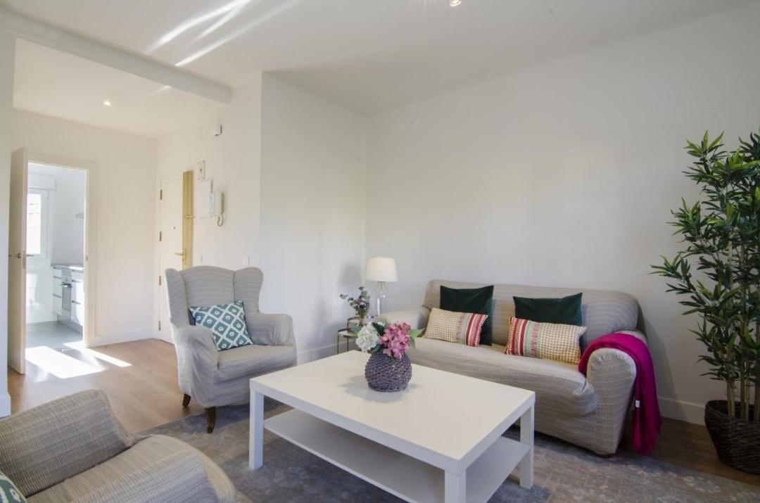 2 Bedrooms 2 Bathrooms Furnished - Bernabeu - Business Area With Terrace - Minty Stay Madrid Kültér fotó